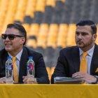 Antonio Álvarez (d) y Alfaro Moreno durante el cambio de posesión presidencial en diciembre de 2023.