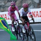 Richard Carapaz e Isaac Del Toro protagonizaron una disputa permanente en el Giro de Italia 2025