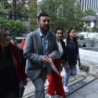 Geovanny Atarihuana, de Unidad Popular, durante la entrega de la demanda en la Corte Constitucional.