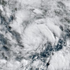 Colapso vial e inundaciones en Oaxaca tras el paso del huracán Erick, que dejó dos muertos y desplazó a cientos de personas.