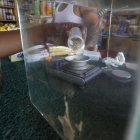 Trabajo. Un hombre trabaja en una mina de oro artesanal en la localidad de El Dorado, Venezuela.