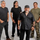 Sus integrantes son Marco Paucar (guitarra y voz), Anthony Ayora (bajo y coros), Julio Salame (guitarra) y Gabriel Ávila (batería y coros).
AG-Expresiones