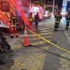 Los bomberos llegaron con tres ambulancias al sector del Parque de los Recuerdos, para atender a los heridos tras un accidente en la av. Galo Plaza Lasso.