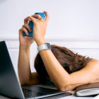 Reconocer las señales tempranas del burnout permite actuar a tiempo y proteger la salud mental y emocional