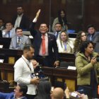 Debate en la Asamblea Nacional durante la aprobación de la Ley de Integridad Pública en Ecuador.