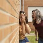 Referencial. Dos estudiantes protagonizaron una agresión que fue presenciada por otros compañeros y difundida ampliamente en redes sociales.