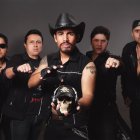 La banda guayaquileña de metal Severo está formada por Byron Alvarado (baterista), Mr. Noise (guitarrista), Pablo Alvarado (vocalista), Richard Manosalvas (guitarrista), Carlos Guillén (bajista).
