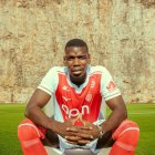 El futbolista francés Paul Pogba con la camiseta ya del Mónaco.