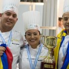 Copa. Marco Andrade, Verónica Jiménez y Cristian Salazar ganaron la copa al “Mejor Helado de América”.