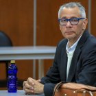 El exvicepresidente Jorge Glas escucha el veredicto en el juicio por presunto uso indebido de fondos destinados a la reconstrucción tras el terremoto de 2016.