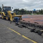Se retirará la capa de asfalto deteriorada de las dos canchas de básquet.