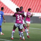 La celebración de Darwin Guagua tras marcar el tercer gol de Independiente del Valle ante Universidad Católica.