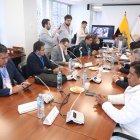 La Comisión de Garantías Constitucionales lleva adelante la fiscalización de la entrega de bonos durante la campaña 2025.