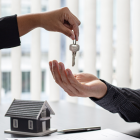 En Ecuador existen regulaciones que impiden al inquilino adquirir un inmueble tras haberlo habitado por más de 20 años