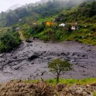 Las fuertes lluvias registradas en la madrugada de este martes, 2 de julio, provocaron un avulión en la parroquia de Amaluza, en Azuay.