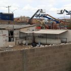 Fotografía que muestra un inmueble, donde fueron hallados cuerpos apilados sin incinerar en un crematorio, en Ciudad Juárez, Chihuahua (México).