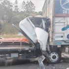 El ECU 911 reportó un siniestro vial en la curva de Santa Rosa, Panamericana Sur. La colisión entre dos camiones dejó una persona fallecida y generó congestión vehicular.