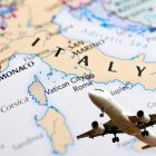 Italia regulará la entrada de casi 500 mil migrantes laborales ante el déficit de mano de obra.