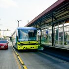 Recorrido de uno de los buses pertenecientes a la Troncal 4 del sistema de transporte masivo Metrovía, en el suroeste de Guayaquil.