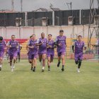 Deportivo Cuenca pelea en la parte alta de la tabla de la LigaPro 2025.