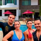 Esta es la imagen que circula en redes sociales, en donde aseguran que la familia Derbez estaría en Galápagos.