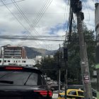 Por el corte de luz los semáforos estaban apagados, lo que causó congestión vehicular.