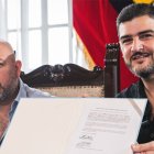 El alcalde Aquiles Alvarez y el presidente de LigaPro, Miguel Ángel Loor, firmaron el convenio que da luz verde a este torneo