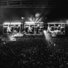 Oasis extiende su leyenda con un concierto histórico ante 75.000 espectadores en Cardiff.