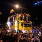 MADRID, 05/07/2025.- Un momento de la gran marcha del Orgullo 2025 en su recorrido hoy sábado por las calles de Madrid en la que participan más de 40 carrozas con música y un ambiente festivo. EFE / Borja Sánchez-Trillo.