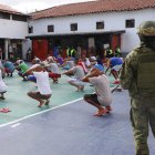 Los funcionarios estarían presuntamente vinculados a una red de narcotráfico que operaba desde el interior de centros de privación de libertad.