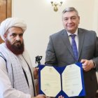 Rusia dejará que la bandera talibán flamee en la embajada con Afganistán.