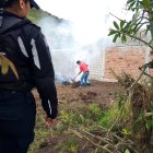 Quemas. Personal de la Agencia Metropolitana de Control acudió al sitio para imponer la sanción.