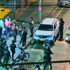 Los delincuentes manejaban un auto marca "Renault" color blanco.