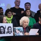 La integrante de la asociación Abuelas de Plaza de Mayo Estela de Carlotto (c) este lunes 7 de julio de 2025, en Buenos Aires (Argentina).