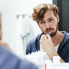 "¿Tu pasta dental tiene fluoruro de estaño? Descubre por qué Arcsa emitió una alerta