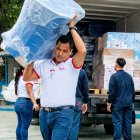 La Corporación El Rosado entregó pupitres, útiles y ventiladores a la Unidad Educativa José Elías Altamirano