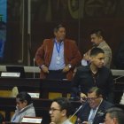 El asambleísta aliado del oficialismo Pablo Jurado mocionó la terna en la que incluyó a su alterno.
