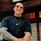 Daddy Yankee anuncia su regreso a la música en un video junto al actor Anthony Ramos.