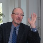 Potter es licenciado en Desarrollo Internacional y tiene una maestría en Planificación y Desarrollo Internacional Rural.