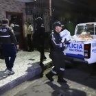 En la casa se hallaron documentos fraudulentos de agencias de tránsito de 24 cantones de todo el país, aseguró el ministro John Reimberg.