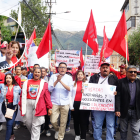 Docentes y trabajadores recorrieron calles de Quito exigiendo que se declare inconstitucional la Ley de Integridad Pública