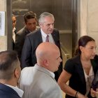 Fotografía del expresidente argentino Alberto Fernández (c) en los tribunales federales en Buenos Aires (Argentina).