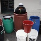 Preocupación. Los vecinos madrugaron para esperar al tanquero, que llegó pasadas las 10:00.