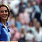 La princesa Kate antes de entregar el trofeo al italiano Jannik Sinner tras su victoria en la final individual masculina contra el español Carlos Alcaraz en el Campeonato de Wimbledon.