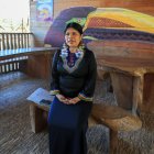 Patricia Gualinga hablando durante una entrevista con EFE, en Sarayaku (Ecuador).