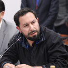 Adrián Castro, asambleísta de ADN por Azuay, impulsa un código de ética para combatir el nepotismo en la Asamblea Nacional.