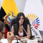 Diana Jácome, presidenta de la Comisión de Transparencia, durante su pronunciamiento sobre el informe de la Contraloría del contrato ATM.