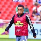El volante peruano Christian Cueva es titular en Emelec para los duelos de LigaPro.