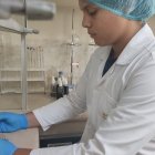 Innovación juvenil desde Ecuador: el biomaterial de un estudiante de COPOL que podría transformar el uso de plásticos