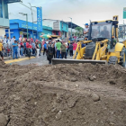 El gobernador Juan Jaramillo lideró el diálogo que permitió reabrir la vía Quinindé – Esmeraldas tras